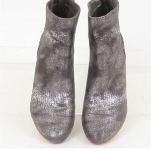 Very G charcoal gunmetal mermaid style scale block heeled boots size 8.5